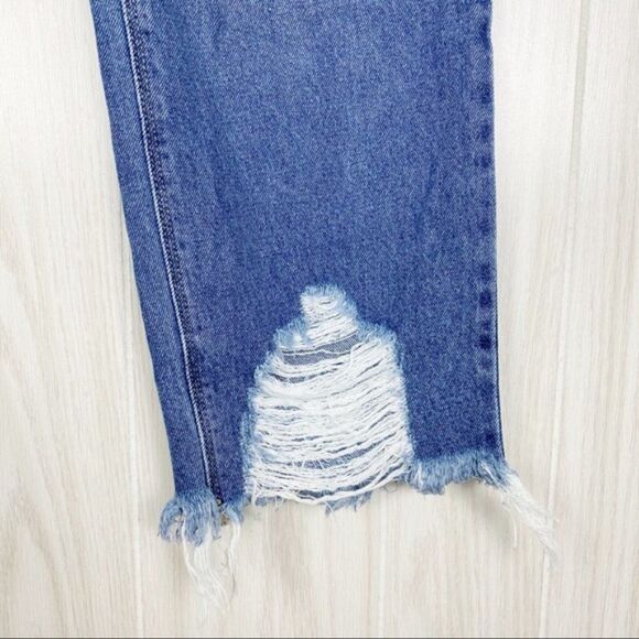 Cello | High Rise Distressed Straight Leg Jean Size 9 - Picture 6 of 8